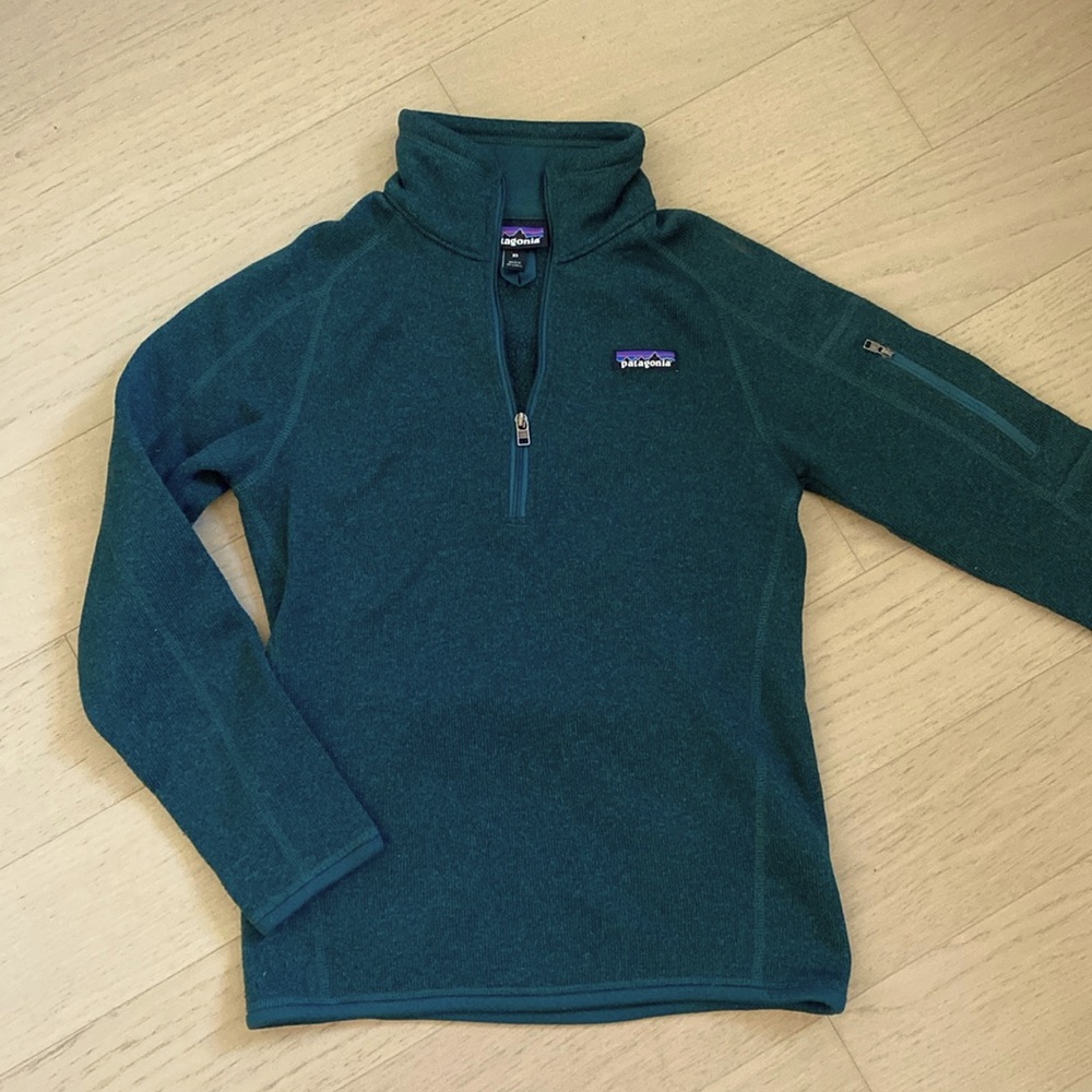 Patagonia Fleece Top in dark green color